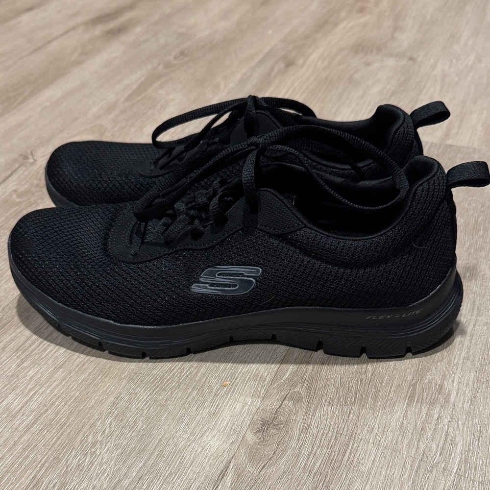 Skechers Memory Foam Air-Cooled Black Sneakers Women's 7.5